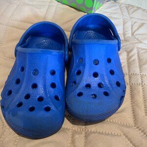 Baya kids Crocs in Blue Size 6 M